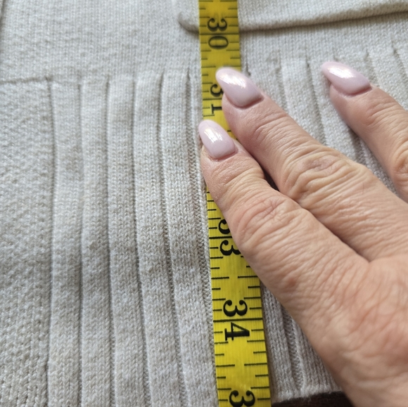 Elegant Cream Open-Front Sweater - Picture 5 of 8